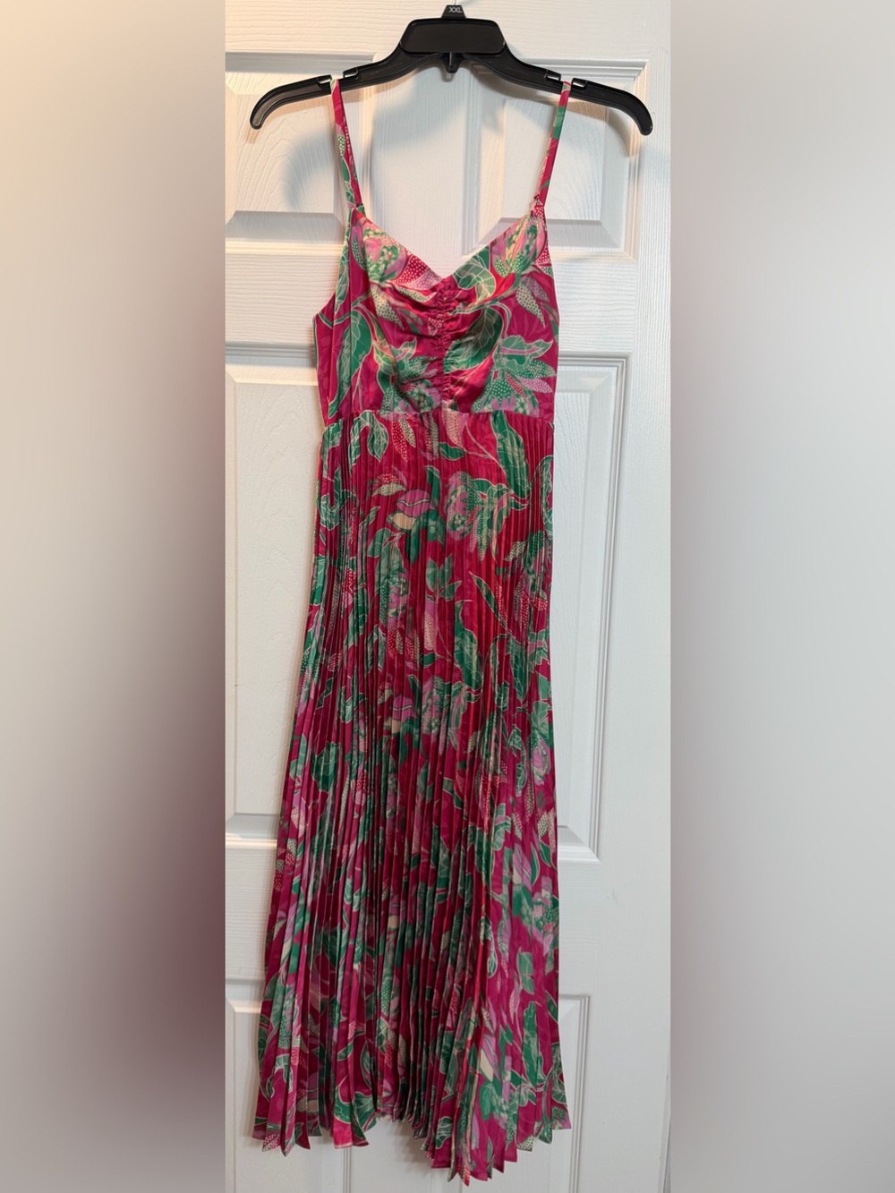 XS Caballero Floral Pink Pleated dress with Green Leaf Print